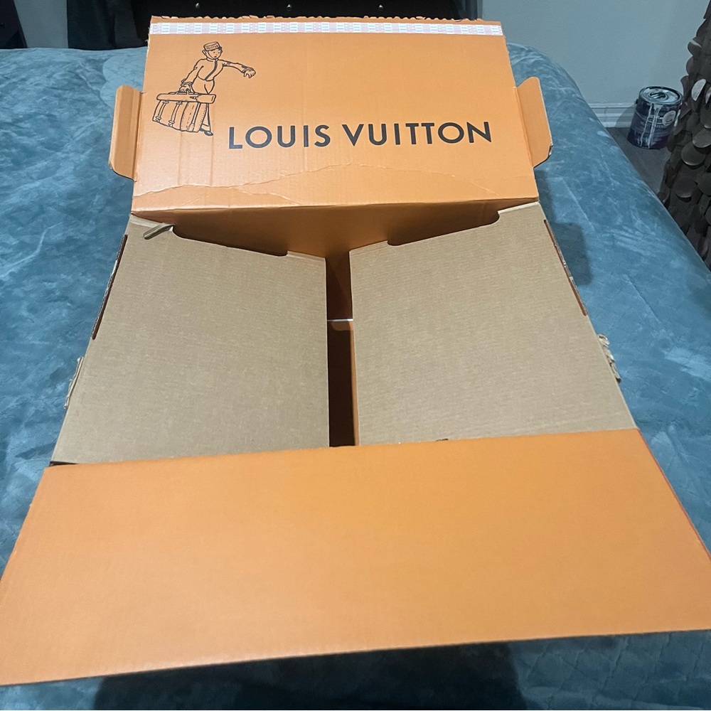 Louis Vuitton large discreet shipping Orange Box‎ - Picture 3 of 12